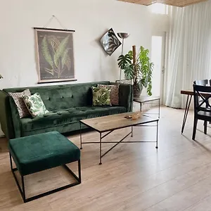 https://apartment-kerkplein-7a.zandvoort-hotels.com
